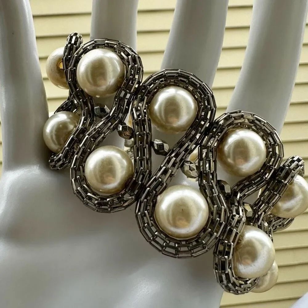 Silver tone faux pearl wide stretchy bracelet - Picture 4 of 9